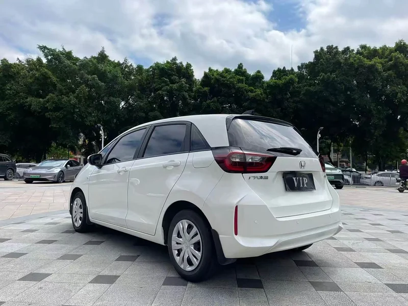 Honda Fit — фото 5