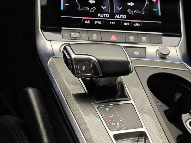 Audi A6 — фото 12