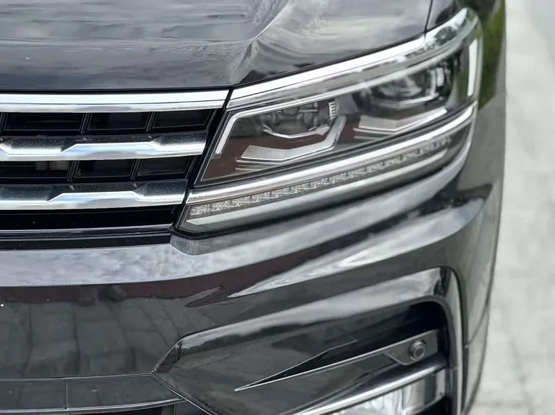 Volkswagen Tiguan L — фото 12