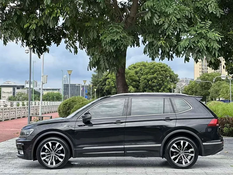 Volkswagen Tiguan L — фото 14