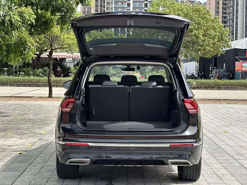 Volkswagen Tiguan L — фото 15