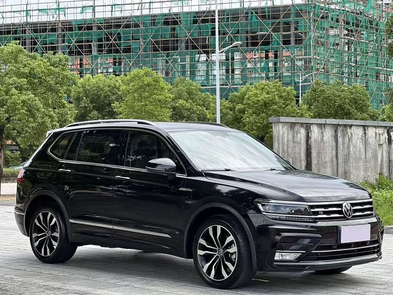 Volkswagen Tiguan L — фото 3