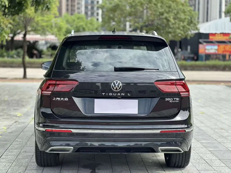 Volkswagen Tiguan L — фото 8
