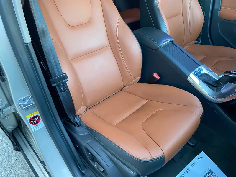 Volvo S60 — фото 17