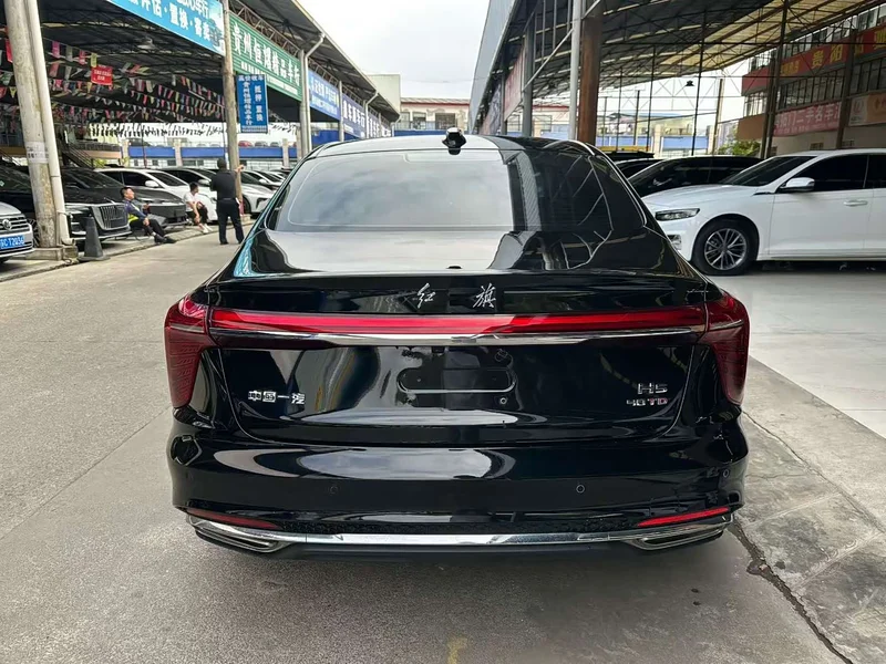Hongqi H5 — фото 14