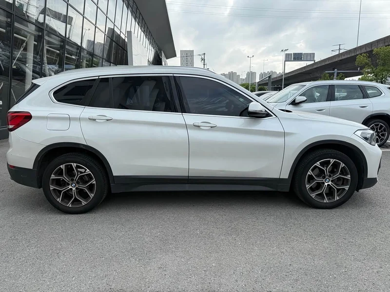 BMW X1 — фото 10