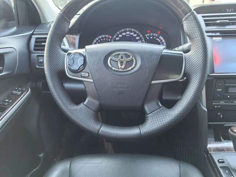 Toyota Camry — фото 8