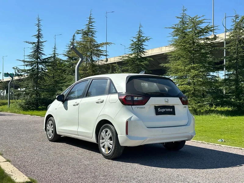 Honda Fit — фото 11