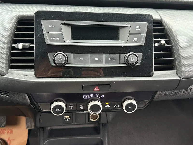 Honda Fit — фото 5