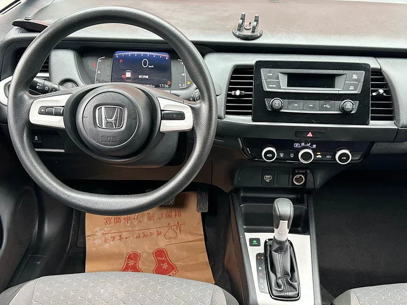 Honda Fit — фото 7