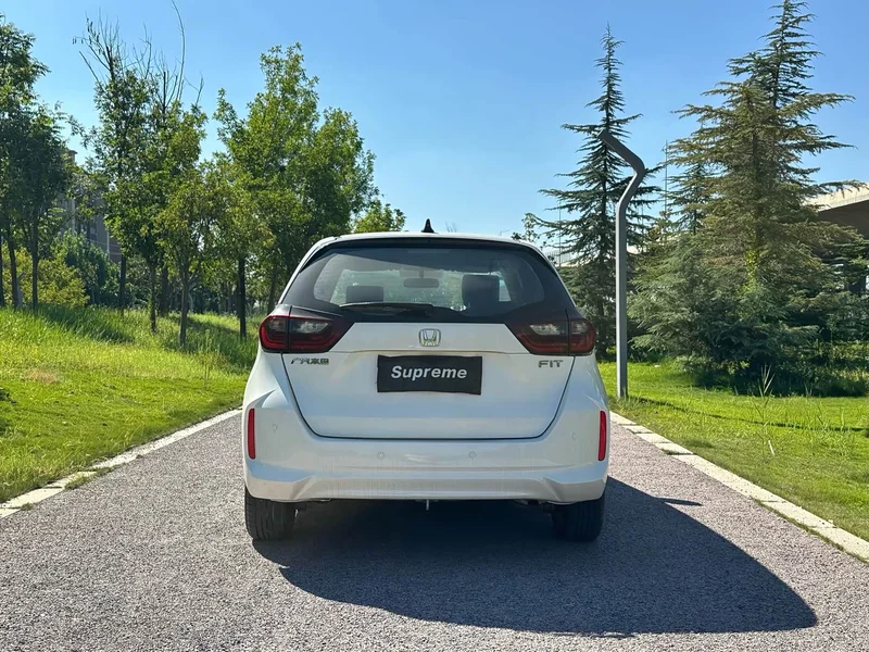 Honda Fit — фото 10