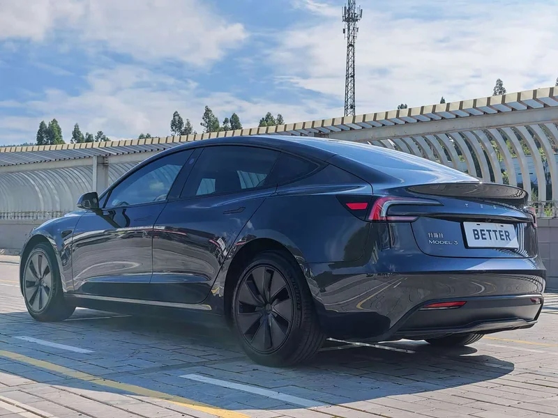 Tesla Model 3 — фото 14