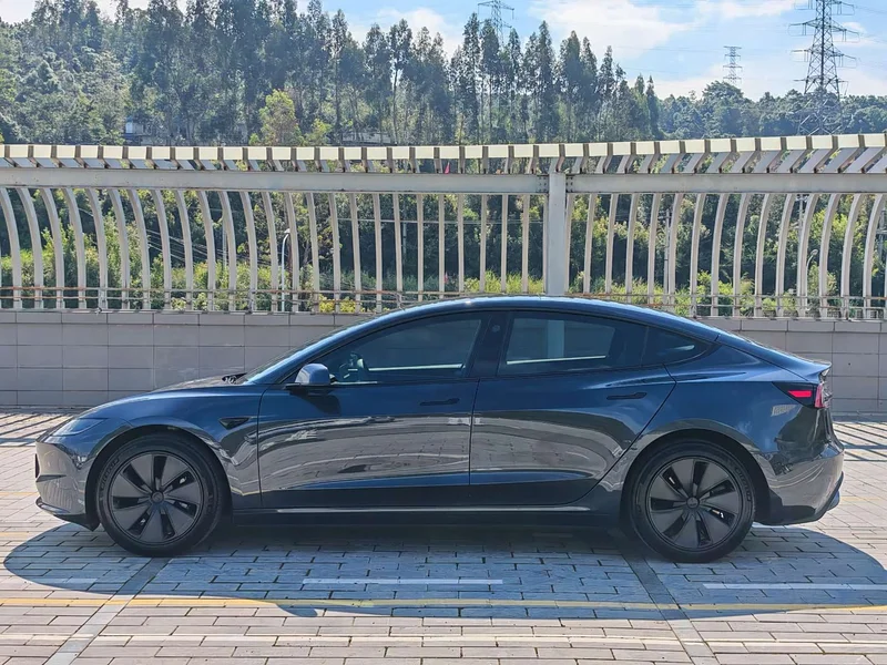 Tesla Model 3 — фото 15