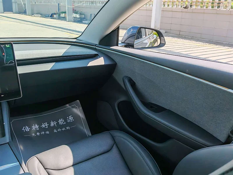 Tesla Model 3 — фото 22
