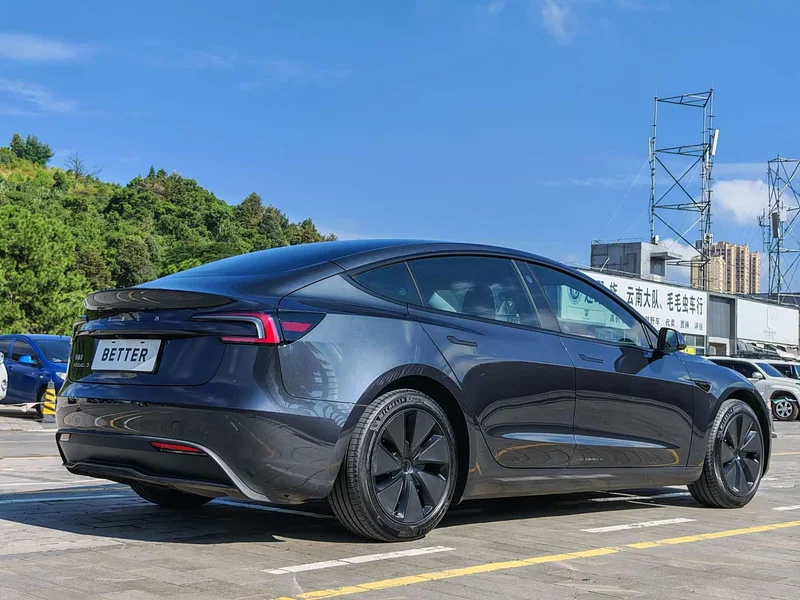 Tesla Model 3 — фото 9
