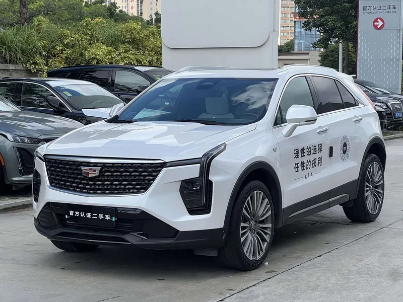 Cadillac XT4 — фото 1