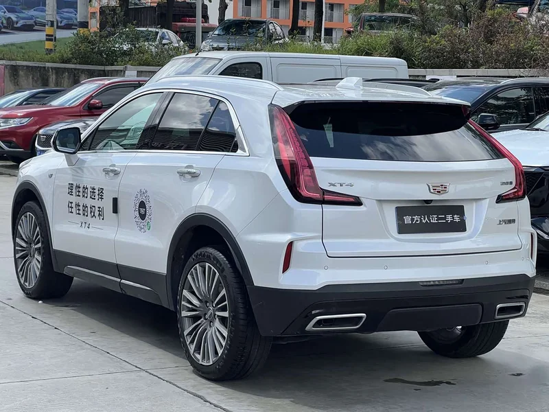 Cadillac XT4 — фото 6