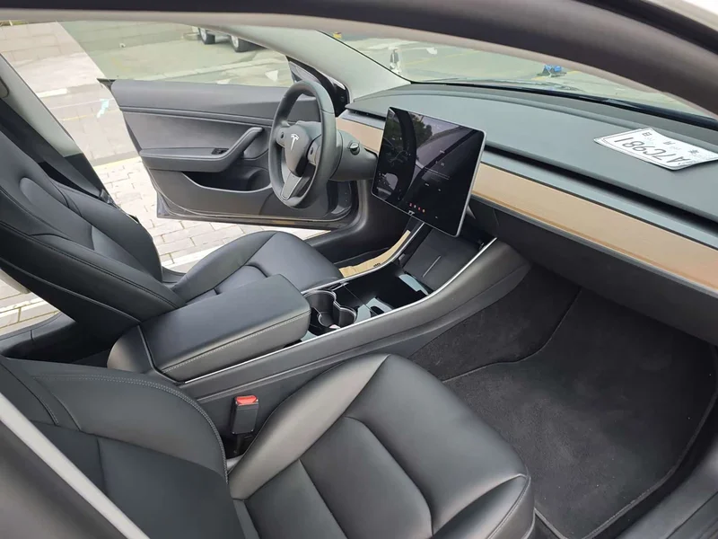 Tesla Model 3 — фото 13
