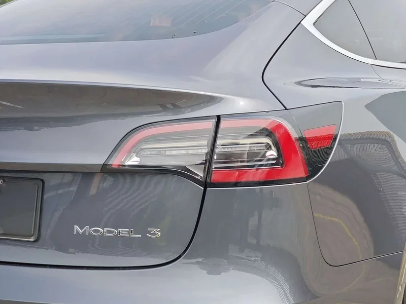 Tesla Model 3 — фото 17