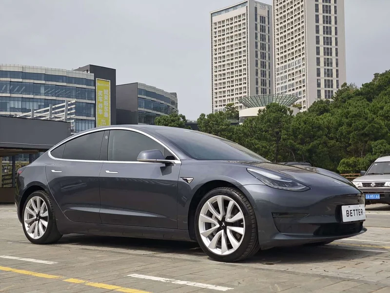 Tesla Model 3 — фото 4