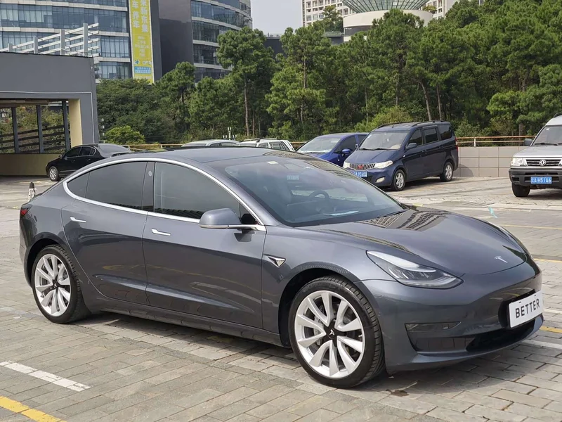 Tesla Model 3 — фото 5