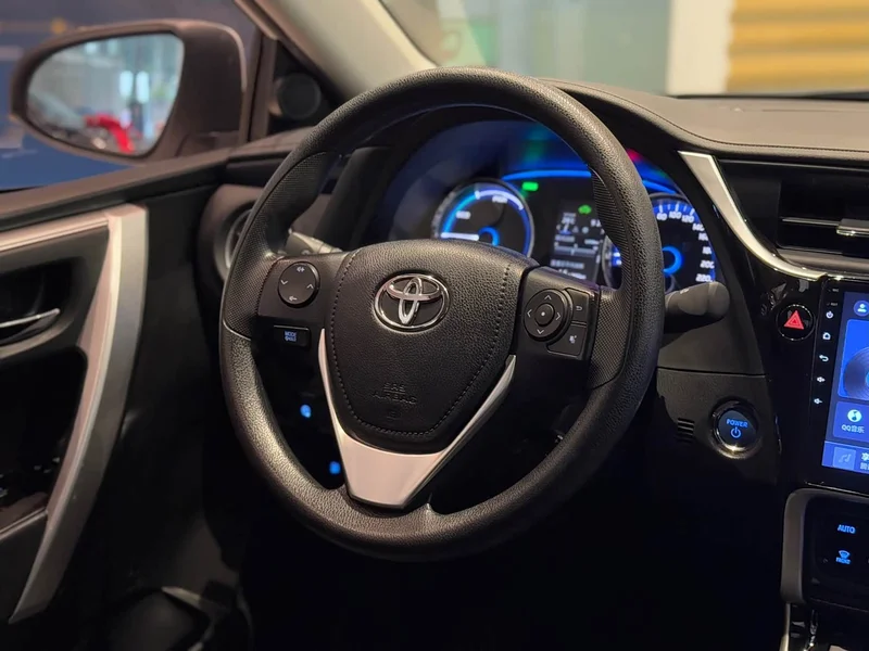 Toyota Corolla — фото 14