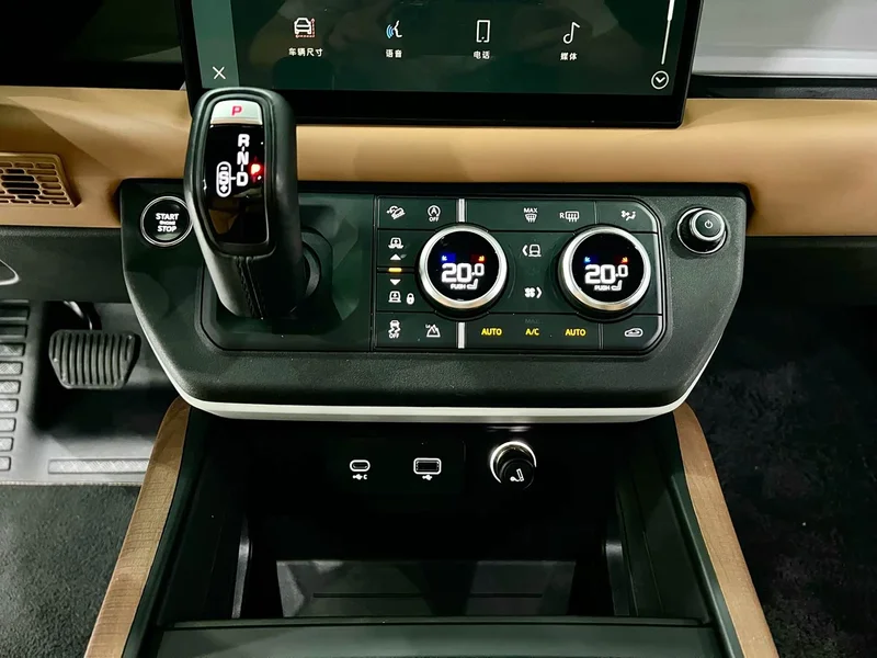 Land Rover Defender — фото 17