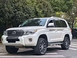 Toyota Land Cruiser (Imported) — фото 1