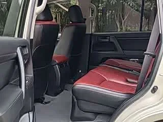 Toyota Land Cruiser (Imported) — фото 11