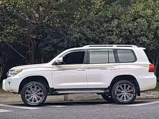 Toyota Land Cruiser (Imported) — фото 3