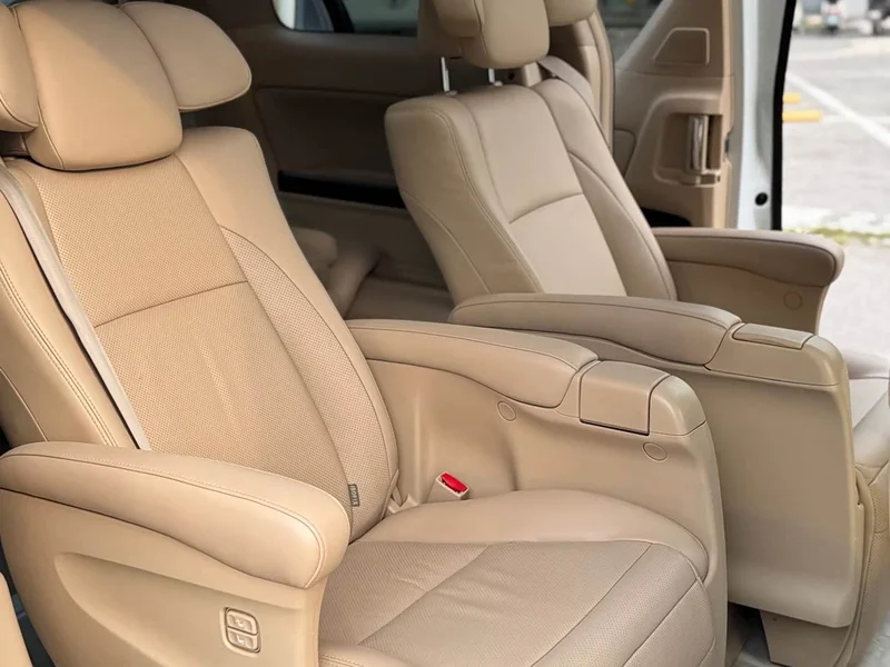 Toyota Alphard — фото 16
