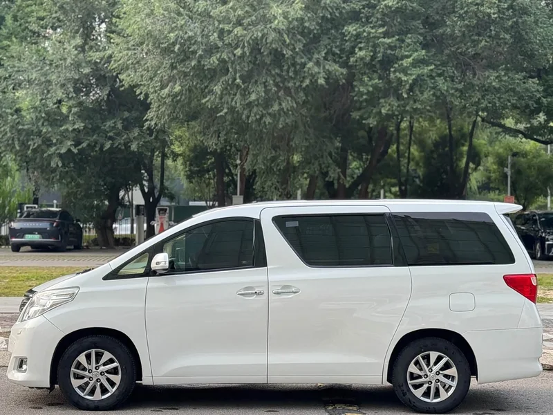 Toyota Alphard — фото 5