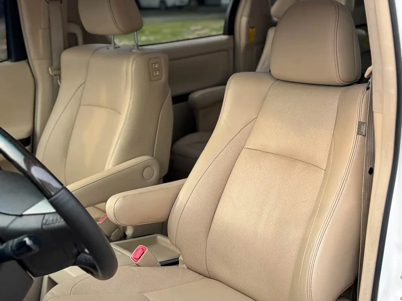 Toyota Alphard — фото 10