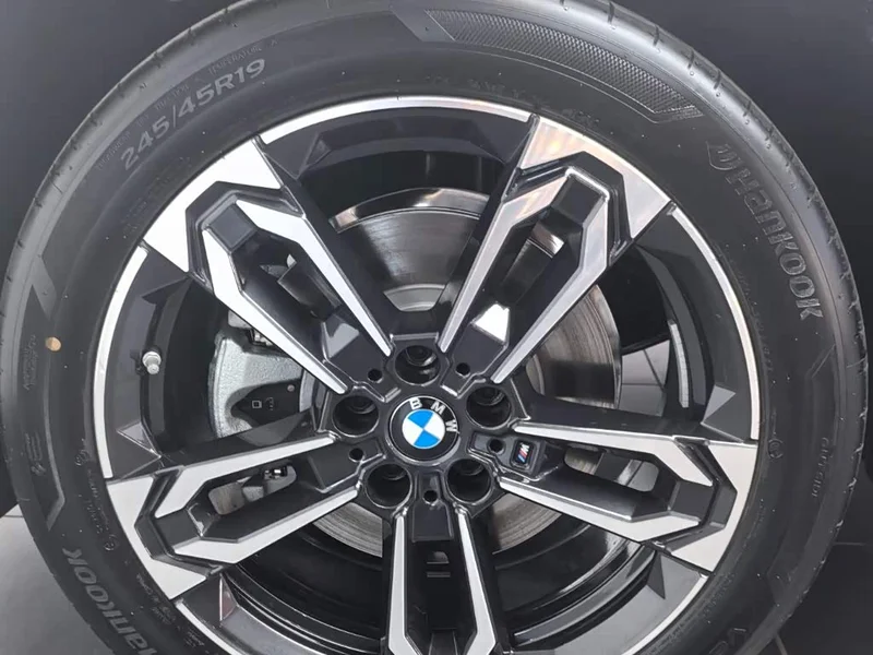 BMW X1 — фото 12