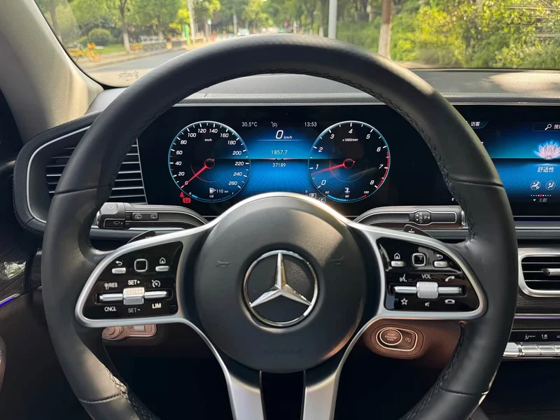 Mercedes-Benz GLE — фото 10