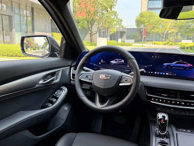 Cadillac CT5 — фото 17