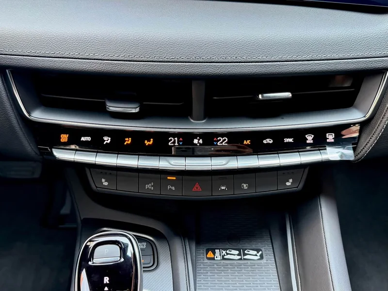 Cadillac CT5 — фото 23