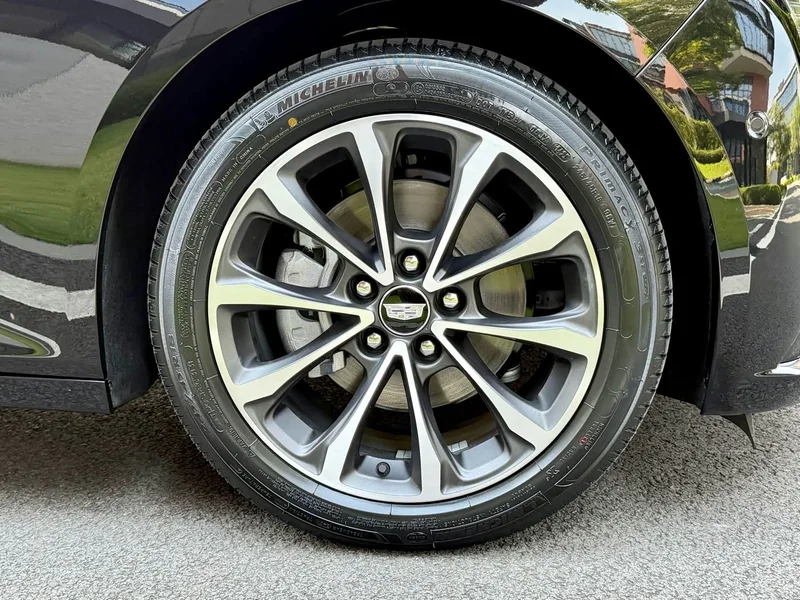 Cadillac CT5 — фото 4