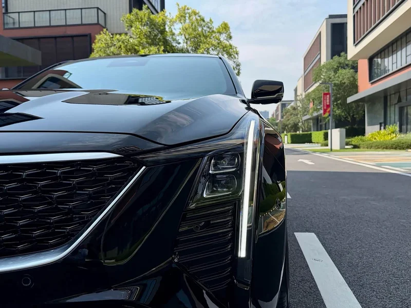 Cadillac CT5 — фото 7