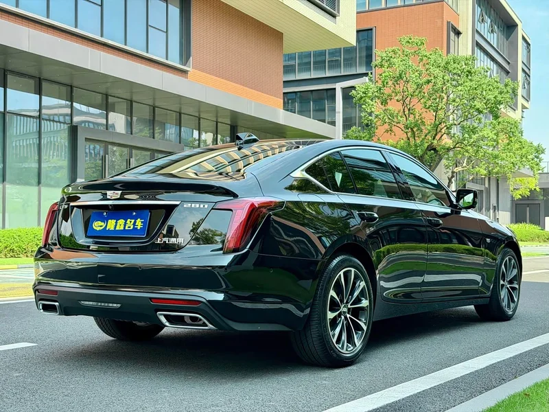 Cadillac CT5 — фото 8