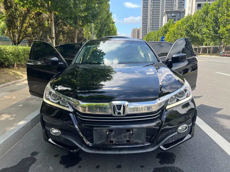 Honda Accord — фото 14