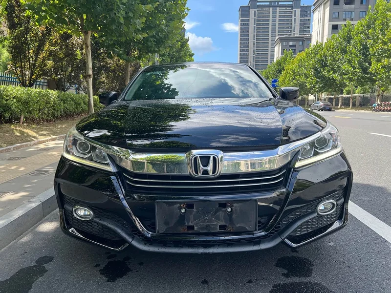 Honda Accord — фото 2