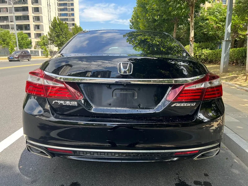 Honda Accord — фото 6