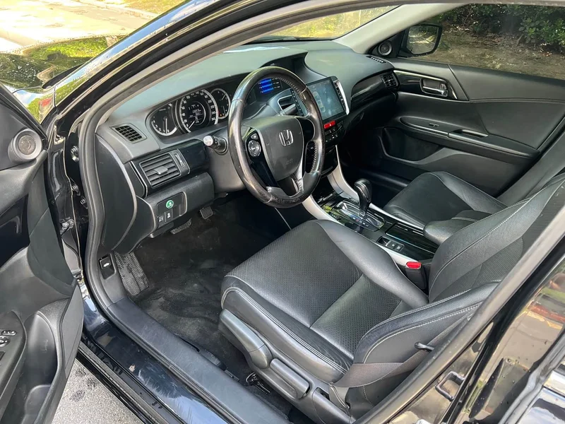 Honda Accord — фото 8