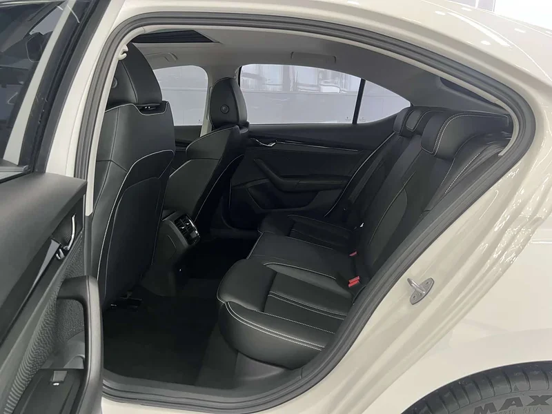 Volkswagen Octavia — фото 12