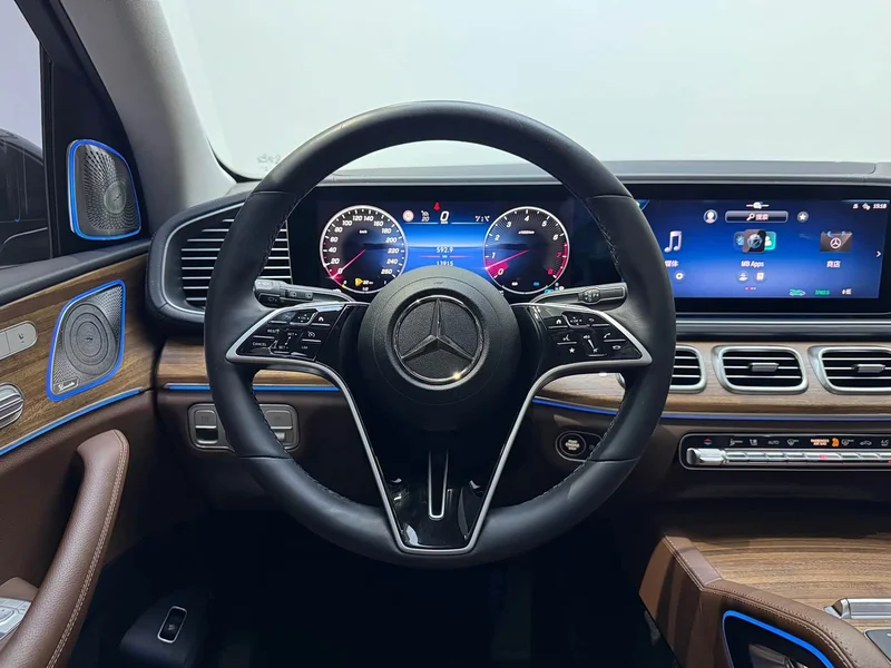 Mercedes-Benz GLS — фото 17