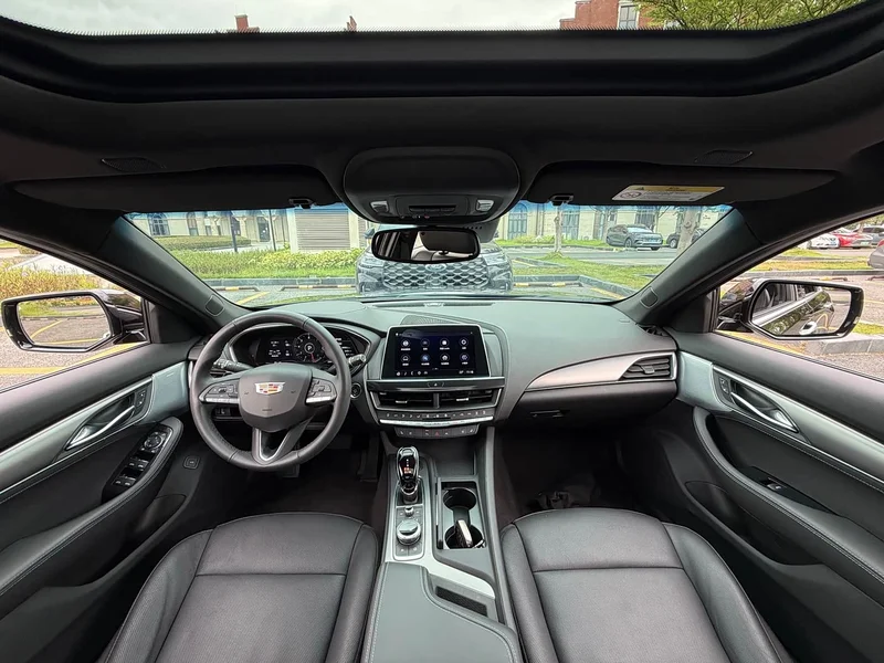 Cadillac CT5 — фото 11