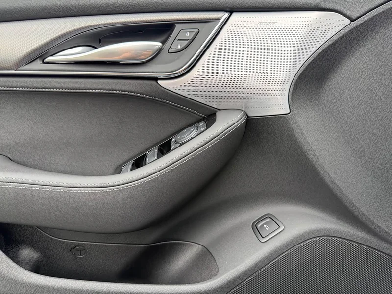 Cadillac CT5 — фото 8