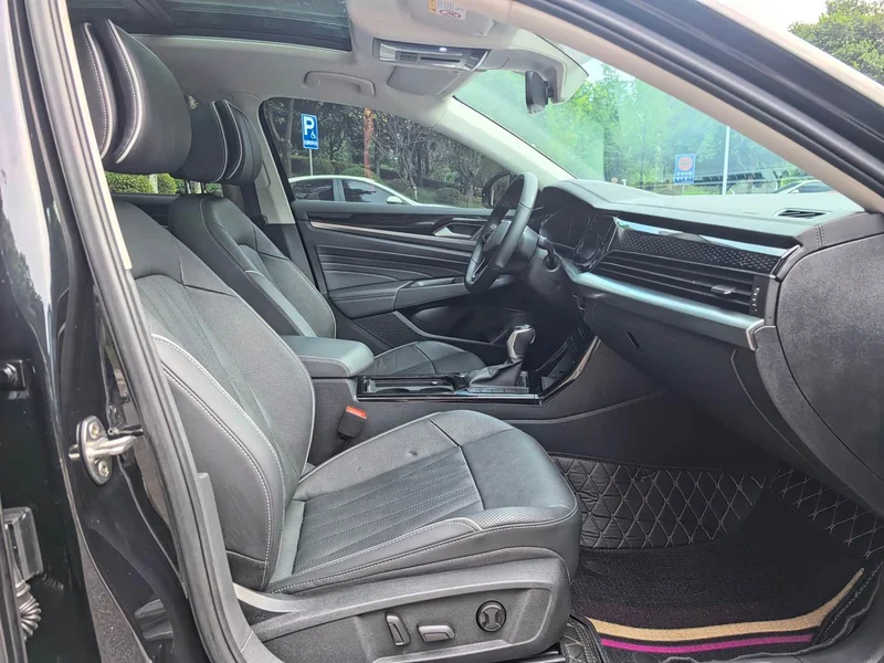 Volkswagen Passat — фото 12
