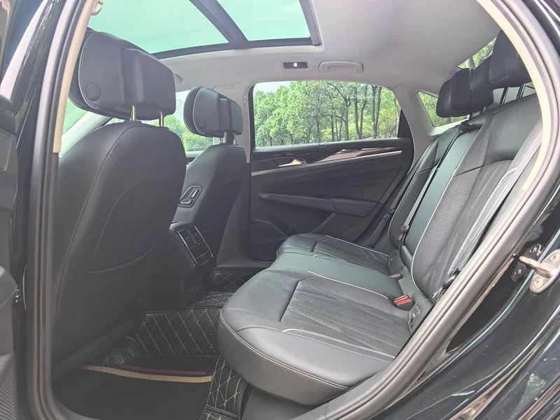 Volkswagen Passat — фото 13